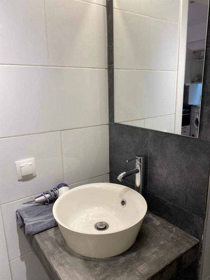 George House Apartment เอเธนส์ ภายนอก รูปภาพ